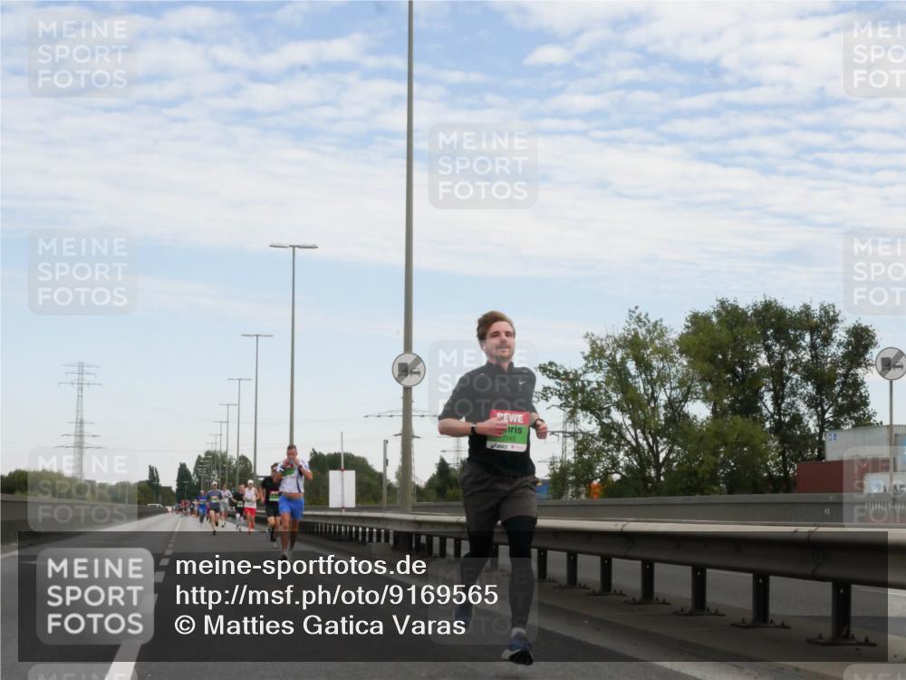 03.10.2025 - Köhlbrandbrückenlauf Matties Gatica Varas http://msf.ph/oto/9169565 03.10.2025 15:13:01 Position 3 7143 meine-sportfotos.de