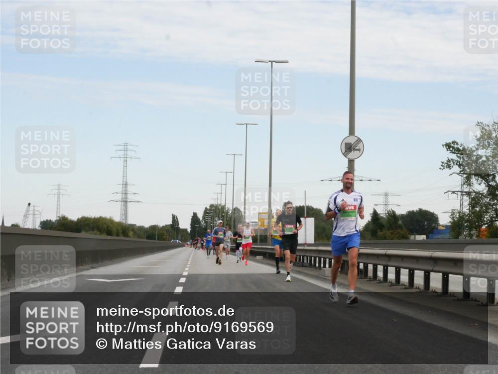 03.10.2025 - Köhlbrandbrückenlauf Matties Gatica Varas http://msf.ph/oto/9169569 03.10.2025 15:13:04 Position 3  meine-sportfotos.de