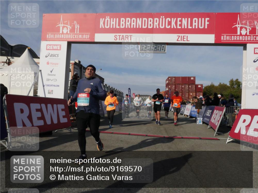 03.10.2025 - Köhlbrandbrückenlauf Matties Gatica Varas http://msf.ph/oto/9169570 03.10.2025 10:24:12 Ziel 1329, 1853, 1855, 1994, 2103, 2319, 2351, 2371, 2970, 2971, 3597, 3675, 3677, 3810 meine-sportfotos.de