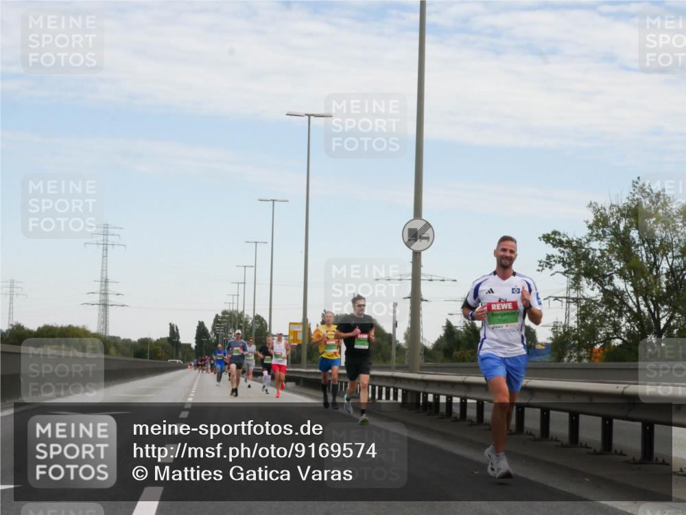 03.10.2025 - Köhlbrandbrückenlauf Matties Gatica Varas http://msf.ph/oto/9169574 03.10.2025 15:13:05 Position 3 7047 meine-sportfotos.de