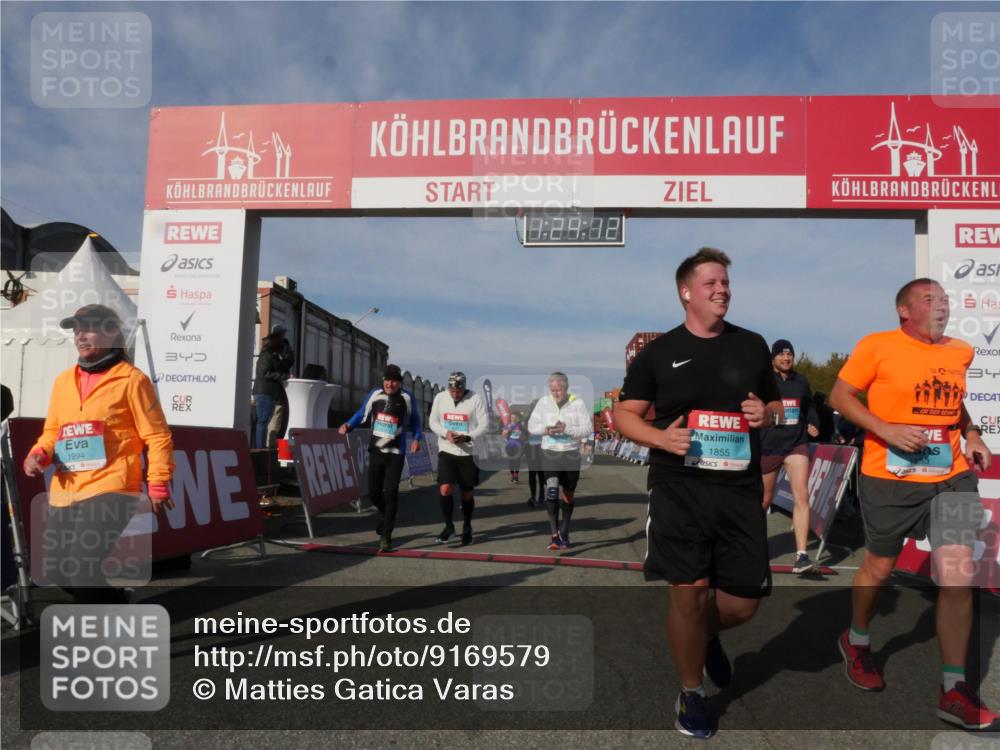 03.10.2025 - Köhlbrandbrückenlauf Matties Gatica Varas http://msf.ph/oto/9169579 03.10.2025 10:24:14 Ziel 1329, 2103, 2239, 2319, 2351, 2371, 2384, 2970, 2971, 3597, 3675, 3677, 3810 meine-sportfotos.de