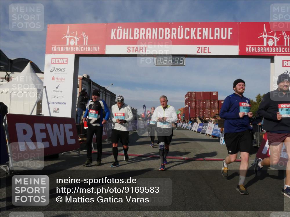 03.10.2025 - Köhlbrandbrückenlauf Matties Gatica Varas http://msf.ph/oto/9169583 03.10.2025 10:24:15 Ziel 1329, 2103, 2239, 2319, 2340, 2384, 2970, 3597, 3810 meine-sportfotos.de