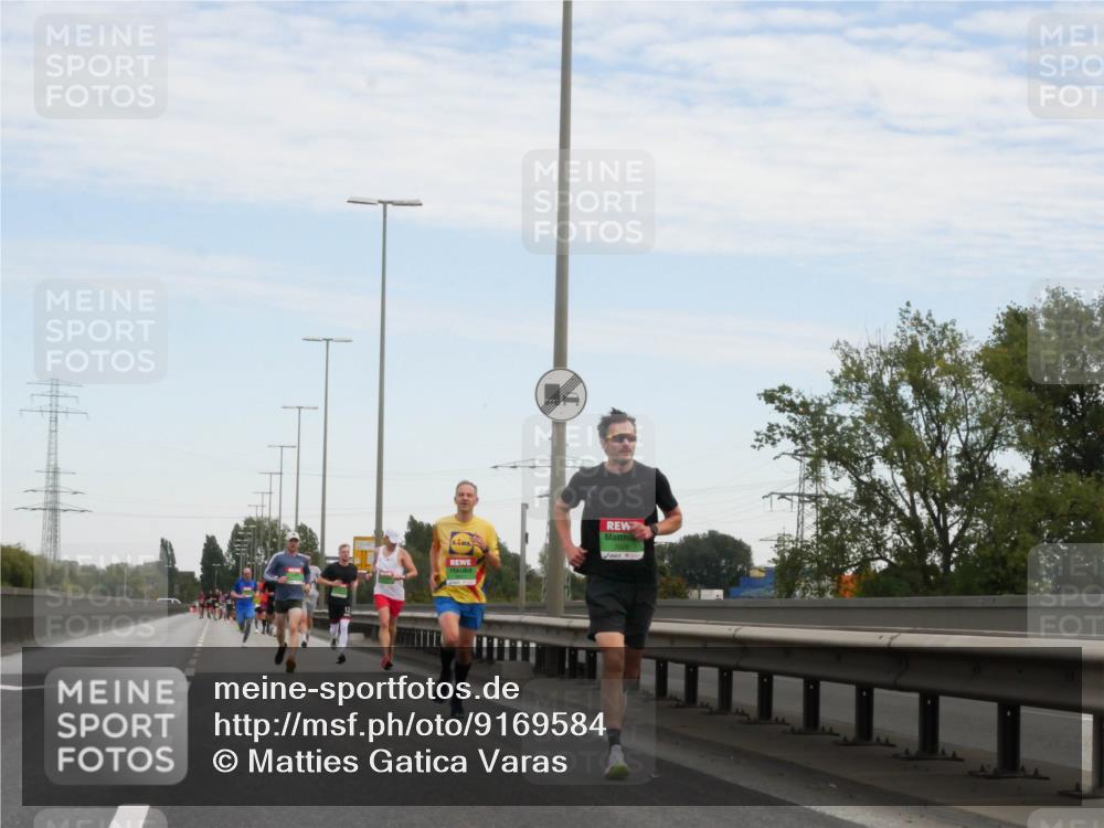 03.10.2025 - Köhlbrandbrückenlauf Matties Gatica Varas http://msf.ph/oto/9169584 03.10.2025 15:13:07 Position 3  meine-sportfotos.de