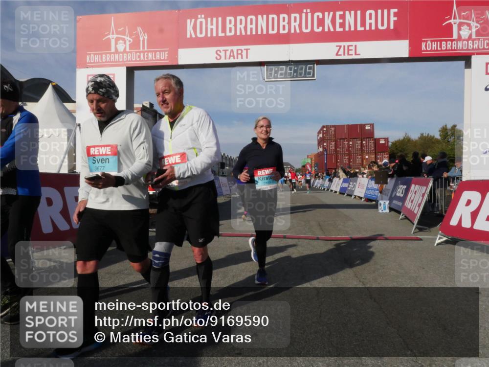 03.10.2025 - Köhlbrandbrückenlauf Matties Gatica Varas http://msf.ph/oto/9169590 03.10.2025 10:24:17 Ziel 1329, 2239, 2319, 2340, 2384, 2970, 3597, 3810 meine-sportfotos.de