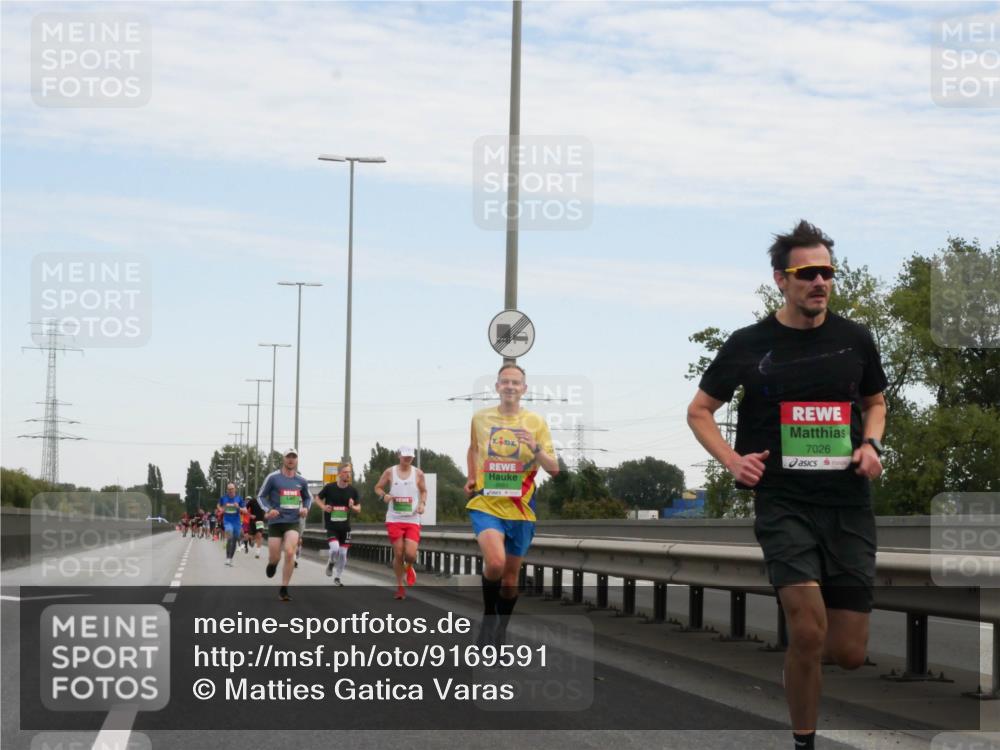 03.10.2025 - Köhlbrandbrückenlauf Matties Gatica Varas http://msf.ph/oto/9169591 03.10.2025 15:13:09 Position 3 7026 meine-sportfotos.de