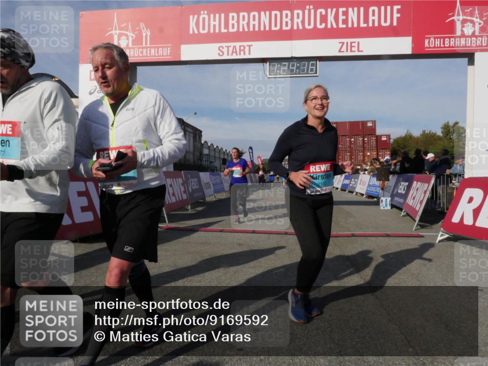 03.10.2025 - Köhlbrandbrückenlauf Matties Gatica Varas http://msf.ph/oto/9169592 03.10.2025 10:24:17 Ziel 1329, 2239, 2319, 2340, 2384, 2970, 3597, 3810 meine-sportfotos.de