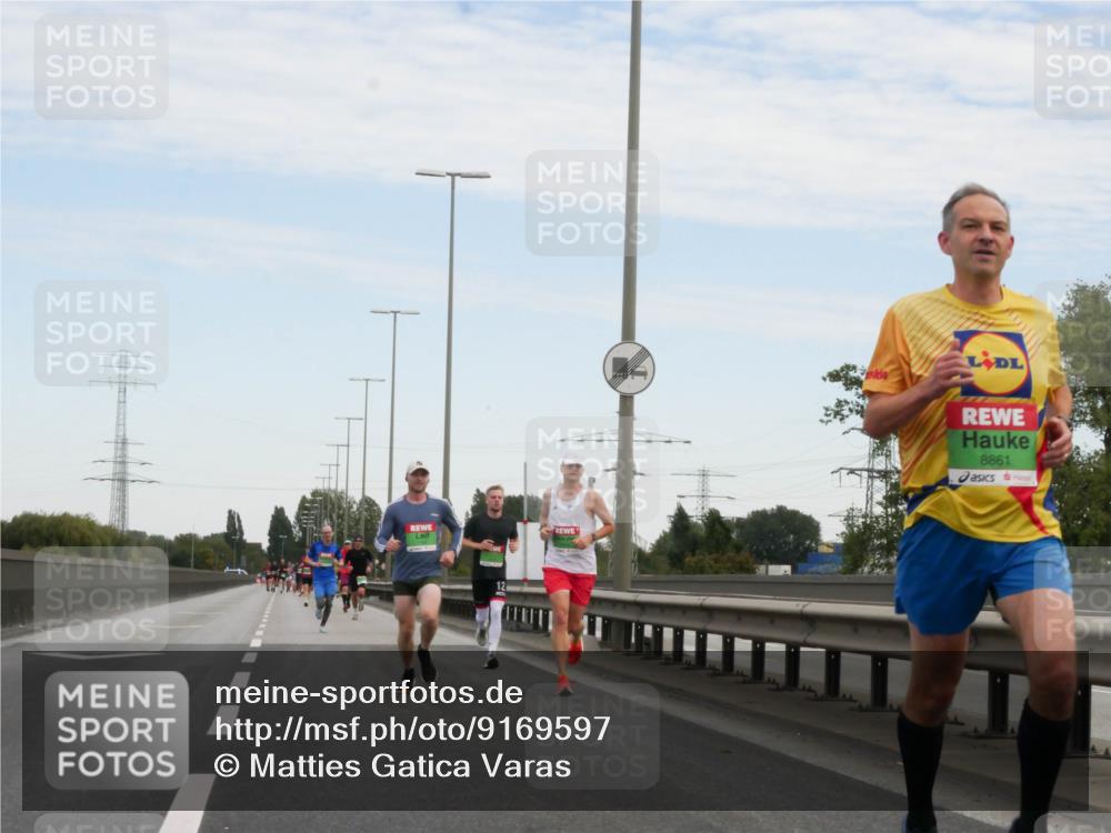 03.10.2025 - Köhlbrandbrückenlauf Matties Gatica Varas http://msf.ph/oto/9169597 03.10.2025 15:13:10 Position 3 8861 meine-sportfotos.de
