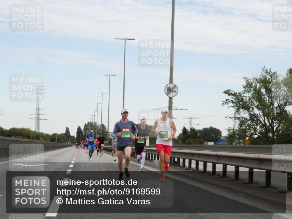 03.10.2025 - Köhlbrandbrückenlauf Matties Gatica Varas http://msf.ph/oto/9169599 03.10.2025 15:13:11 Position 3  meine-sportfotos.de