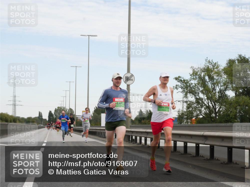 03.10.2025 - Köhlbrandbrückenlauf Matties Gatica Varas http://msf.ph/oto/9169607 03.10.2025 15:13:13 Position 3 7197, 7054 meine-sportfotos.de
