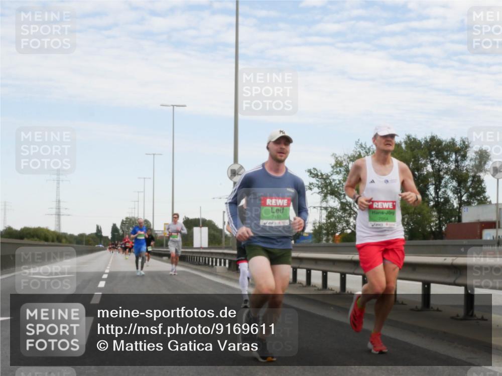 03.10.2025 - Köhlbrandbrückenlauf Matties Gatica Varas http://msf.ph/oto/9169611 03.10.2025 15:13:13 Position 3 7197, 7054 meine-sportfotos.de