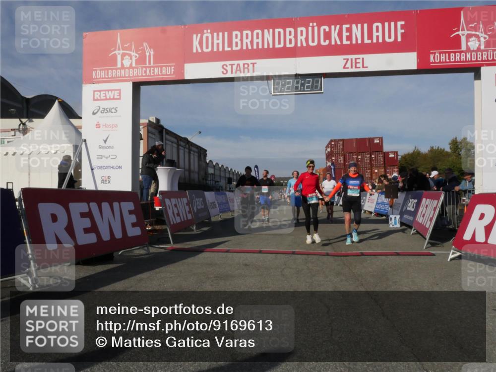 03.10.2025 - Köhlbrandbrückenlauf Matties Gatica Varas http://msf.ph/oto/9169613 03.10.2025 10:24:23 Ziel 1329, 1440, 1732, 1895, 2239, 2319, 2340, 2384, 2970, 3074, 3597 meine-sportfotos.de