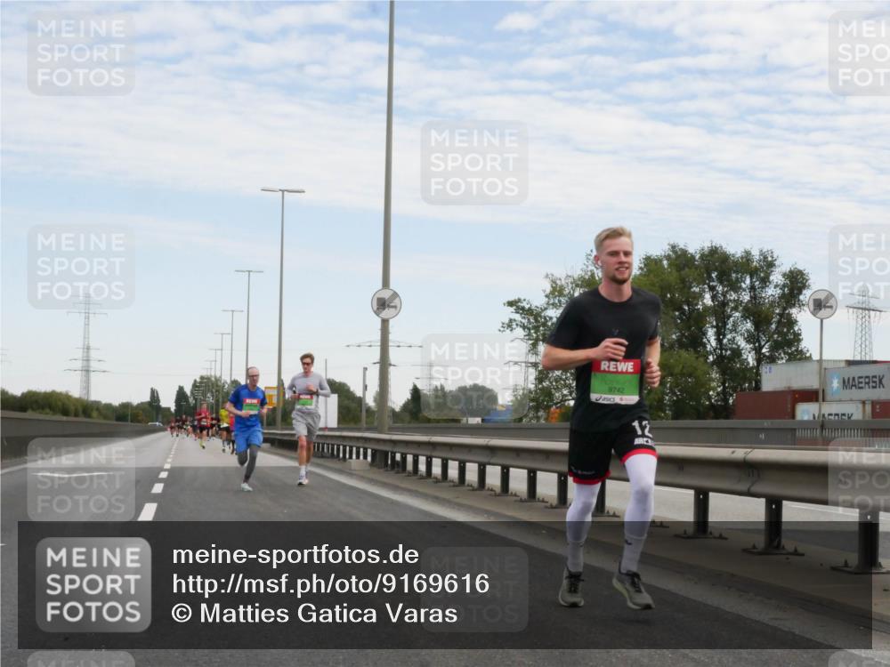 03.10.2025 - Köhlbrandbrückenlauf Matties Gatica Varas http://msf.ph/oto/9169616 03.10.2025 15:13:15 Position 3 9742, 12 meine-sportfotos.de