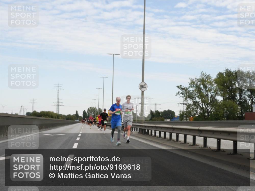 03.10.2025 - Köhlbrandbrückenlauf Matties Gatica Varas http://msf.ph/oto/9169618 03.10.2025 15:13:16 Position 3  meine-sportfotos.de