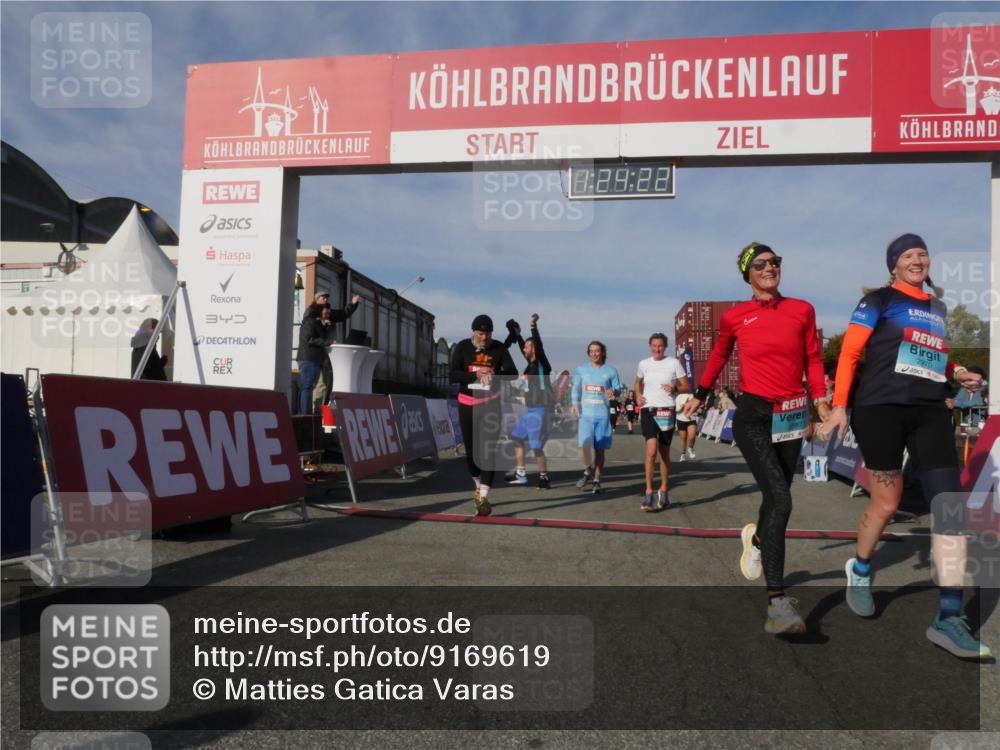 03.10.2025 - Köhlbrandbrückenlauf Matties Gatica Varas http://msf.ph/oto/9169619 03.10.2025 10:24:24 Ziel 1329, 1440, 1732, 1895, 2239, 2319, 2340, 2384, 3074 meine-sportfotos.de