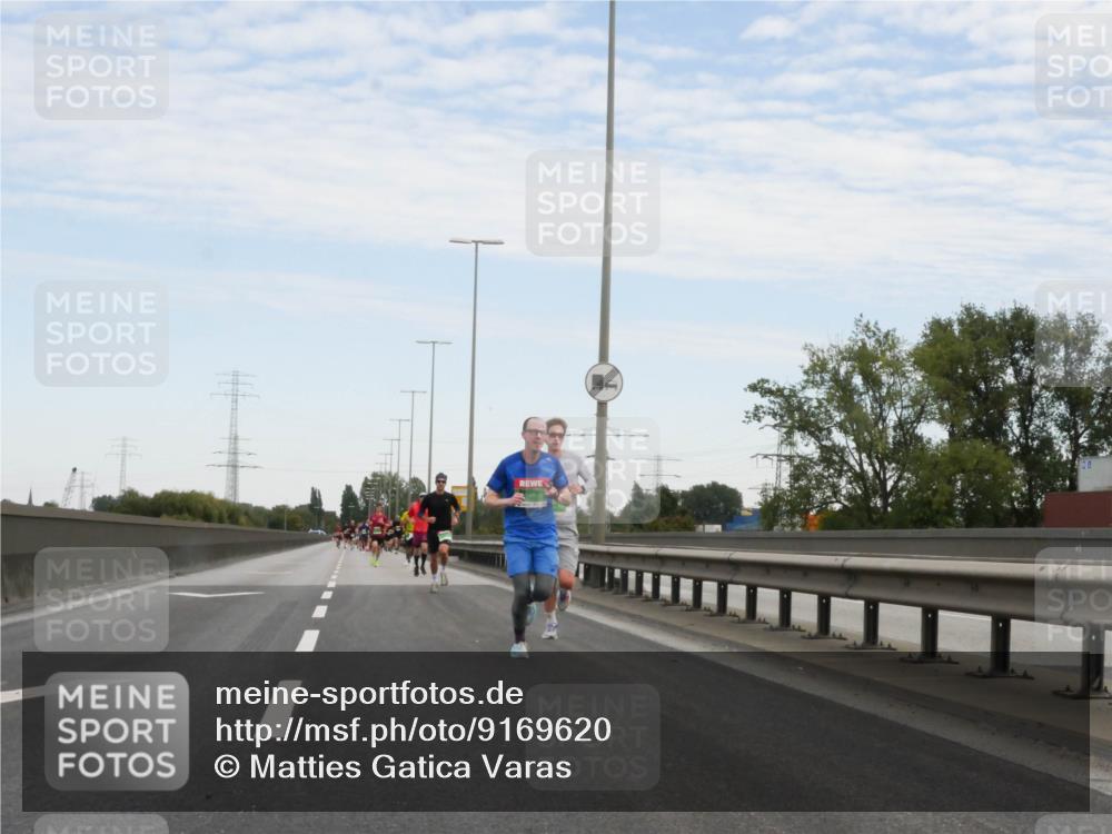 03.10.2025 - Köhlbrandbrückenlauf Matties Gatica Varas http://msf.ph/oto/9169620 03.10.2025 15:13:17 Position 3  meine-sportfotos.de