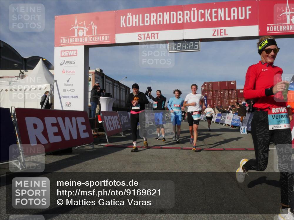 03.10.2025 - Köhlbrandbrückenlauf Matties Gatica Varas http://msf.ph/oto/9169621 03.10.2025 10:24:25 Ziel 1440, 1732, 1895, 2239, 2340, 2384, 3074 meine-sportfotos.de