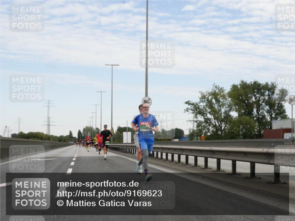 03.10.2025 - Köhlbrandbrückenlauf Matties Gatica Varas http://msf.ph/oto/9169623 03.10.2025 15:13:17 Position 3  meine-sportfotos.de