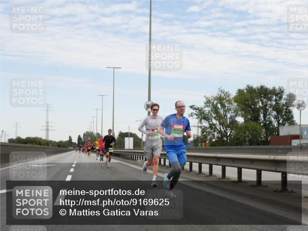 03.10.2025 - Köhlbrandbrückenlauf Matties Gatica Varas http://msf.ph/oto/9169625 03.10.2025 15:13:18 Position 3  meine-sportfotos.de