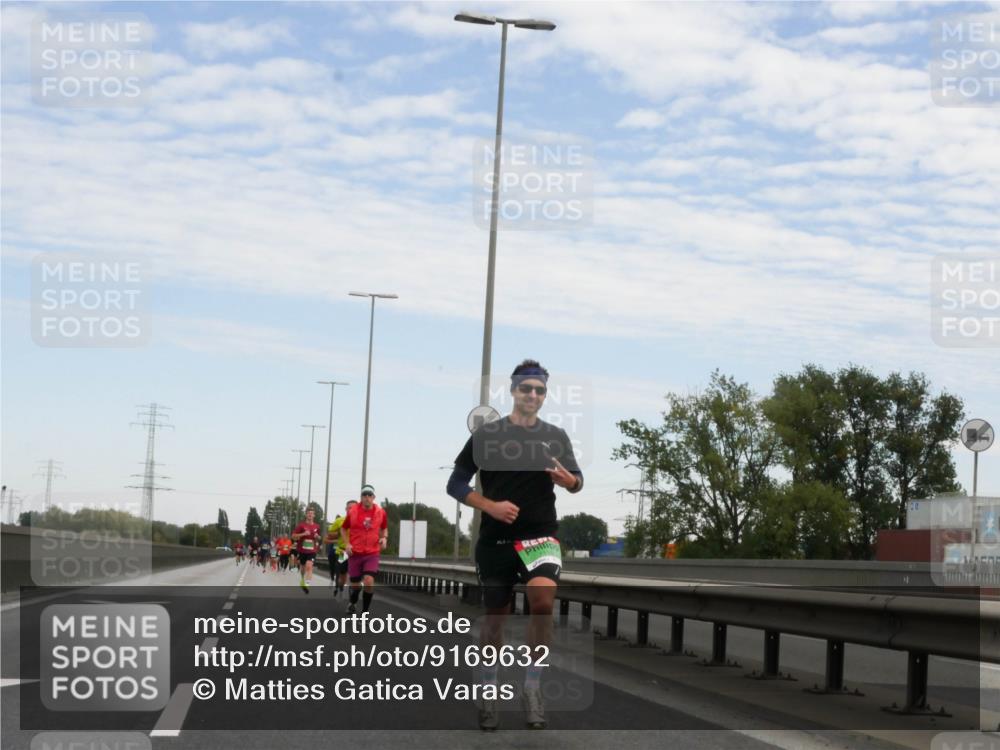 03.10.2025 - Köhlbrandbrückenlauf Matties Gatica Varas http://msf.ph/oto/9169632 03.10.2025 15:13:21 Position 3  meine-sportfotos.de