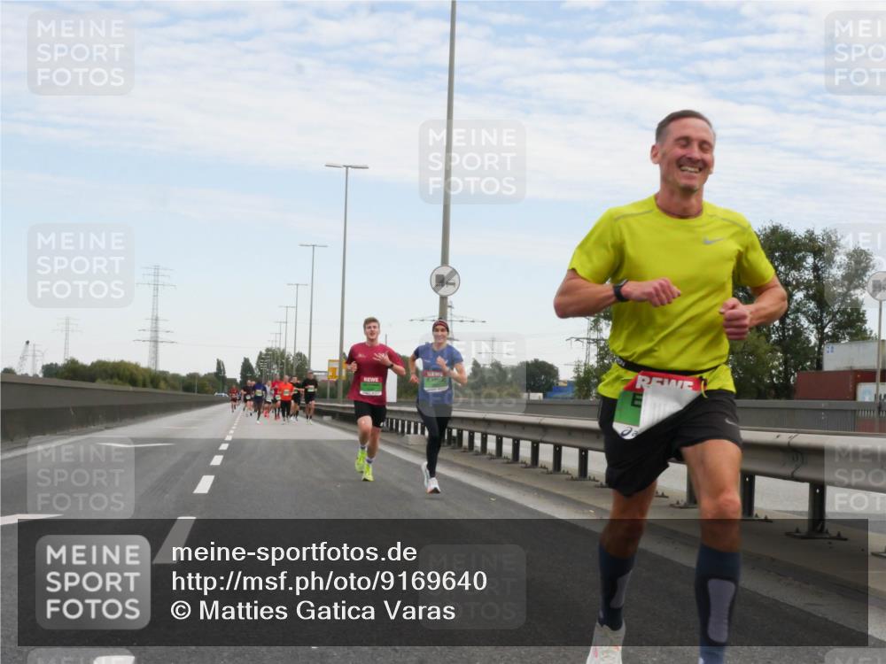 03.10.2025 - Köhlbrandbrückenlauf Matties Gatica Varas http://msf.ph/oto/9169640 03.10.2025 15:13:27 Position 3  meine-sportfotos.de