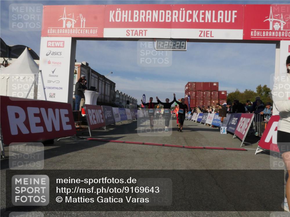 03.10.2025 - Köhlbrandbrückenlauf Matties Gatica Varas http://msf.ph/oto/9169643 03.10.2025 10:24:30 Ziel 1440, 1717, 1732, 1762, 1895, 2187, 3042, 3074, 3620 meine-sportfotos.de