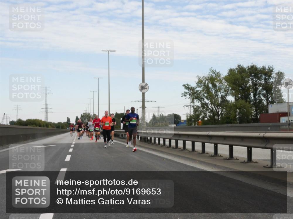 03.10.2025 - Köhlbrandbrückenlauf Matties Gatica Varas http://msf.ph/oto/9169653 03.10.2025 15:13:35 Position 3  meine-sportfotos.de