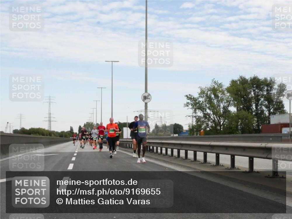 03.10.2025 - Köhlbrandbrückenlauf Matties Gatica Varas http://msf.ph/oto/9169655 03.10.2025 15:13:35 Position 3  meine-sportfotos.de