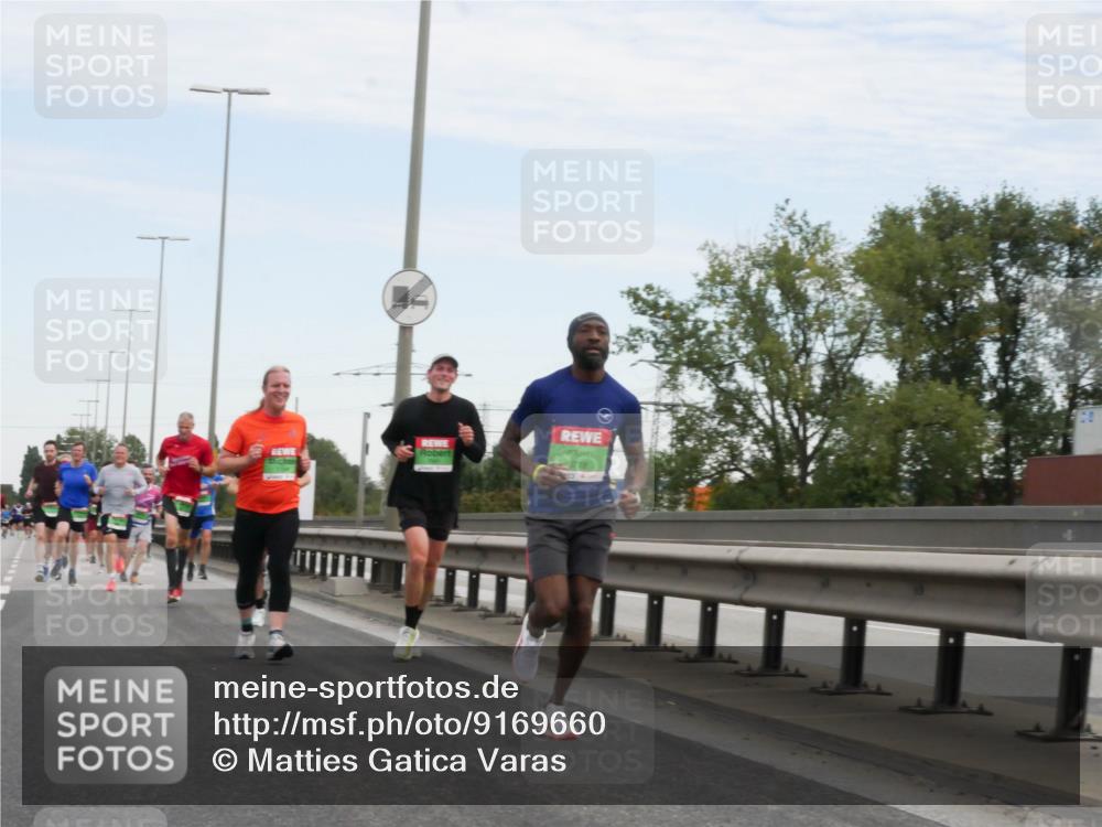 03.10.2025 - Köhlbrandbrückenlauf Matties Gatica Varas http://msf.ph/oto/9169660 03.10.2025 15:13:37 Position 3 9718 meine-sportfotos.de