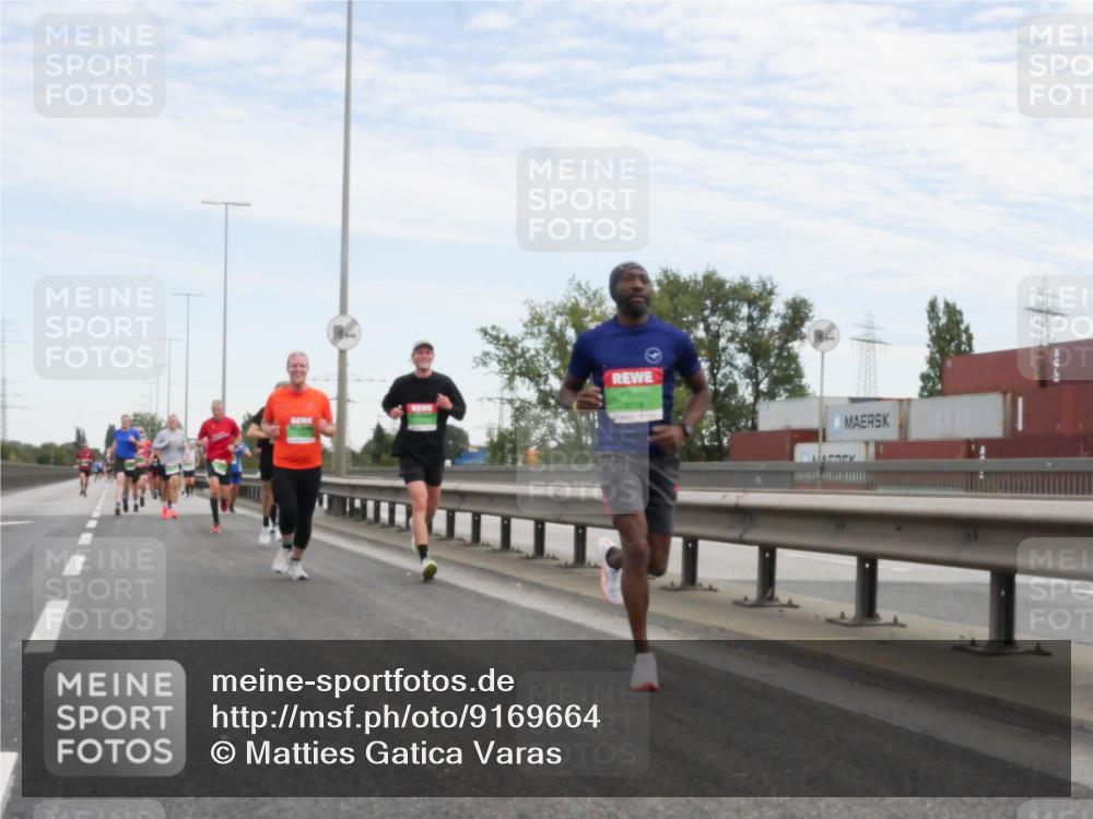 03.10.2025 - Köhlbrandbrückenlauf Matties Gatica Varas http://msf.ph/oto/9169664 03.10.2025 15:13:37 Position 3 9718 meine-sportfotos.de