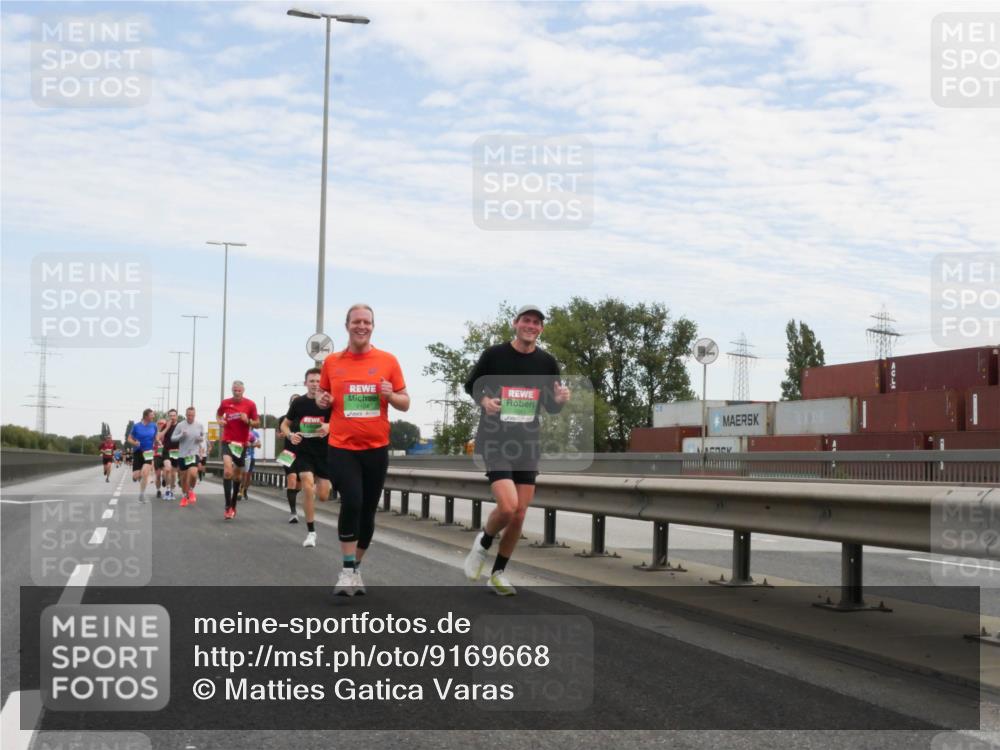 03.10.2025 - Köhlbrandbrückenlauf Matties Gatica Varas http://msf.ph/oto/9169668 03.10.2025 15:13:39 Position 3 7104 meine-sportfotos.de