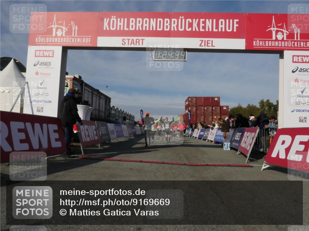 03.10.2025 - Köhlbrandbrückenlauf Matties Gatica Varas http://msf.ph/oto/9169669 03.10.2025 10:24:36 Ziel 1433, 1683, 1697, 1717, 1762, 1987, 2045, 2169, 2173, 2187, 2234, 2373, 2374, 2680, 2847, 2848, 3038, 3042, 3199, 3240, 3523, 3561, 3620, 3759 meine-sportfotos.de
