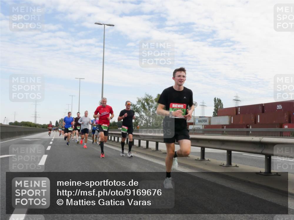03.10.2025 - Köhlbrandbrückenlauf Matties Gatica Varas http://msf.ph/oto/9169676 03.10.2025 15:13:41 Position 3  meine-sportfotos.de