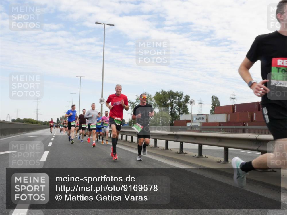 03.10.2025 - Köhlbrandbrückenlauf Matties Gatica Varas http://msf.ph/oto/9169678 03.10.2025 15:13:42 Position 3  meine-sportfotos.de