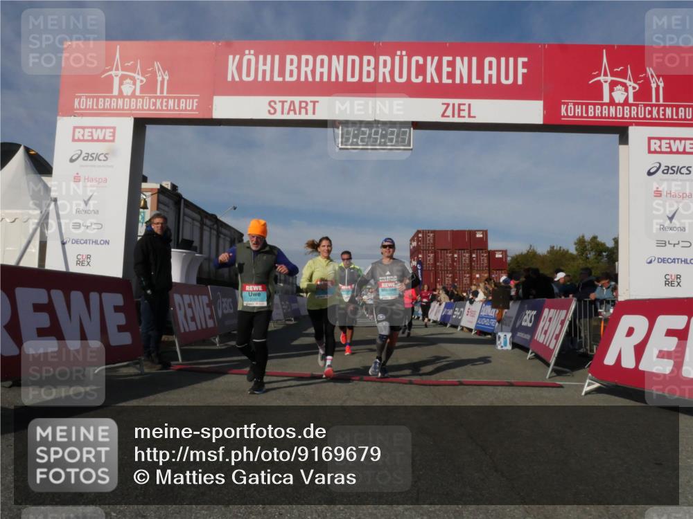 03.10.2025 - Köhlbrandbrückenlauf Matties Gatica Varas http://msf.ph/oto/9169679 03.10.2025 10:24:39 Ziel 1345, 1382, 1433, 1683, 1697, 1717, 1762, 1987, 2045, 2169, 2173, 2234, 2373, 2374, 2556, 2680, 2847, 2848, 3038, 3042, 3199, 3240, 3391, 3523, 3561, 3620, 3759 meine-sportfotos.de