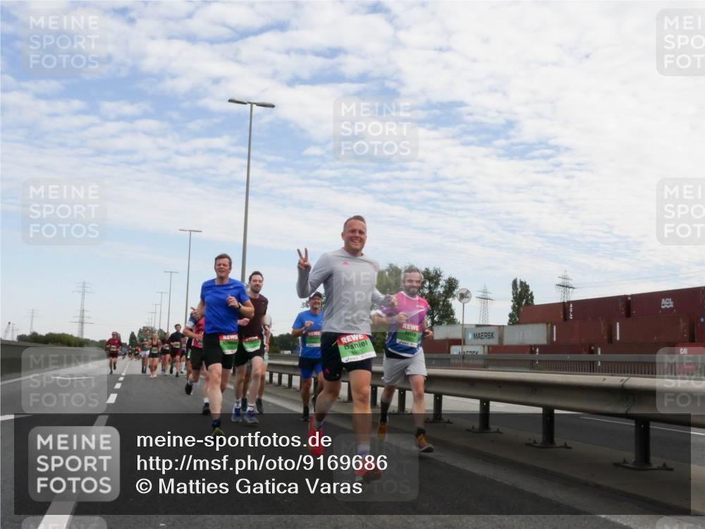 03.10.2025 - Köhlbrandbrückenlauf Matties Gatica Varas http://msf.ph/oto/9169686 03.10.2025 15:13:44 Position 3 8993 meine-sportfotos.de
