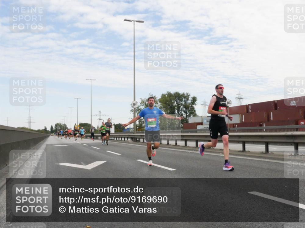 03.10.2025 - Köhlbrandbrückenlauf Matties Gatica Varas http://msf.ph/oto/9169690 03.10.2025 15:13:55 Position 3  meine-sportfotos.de