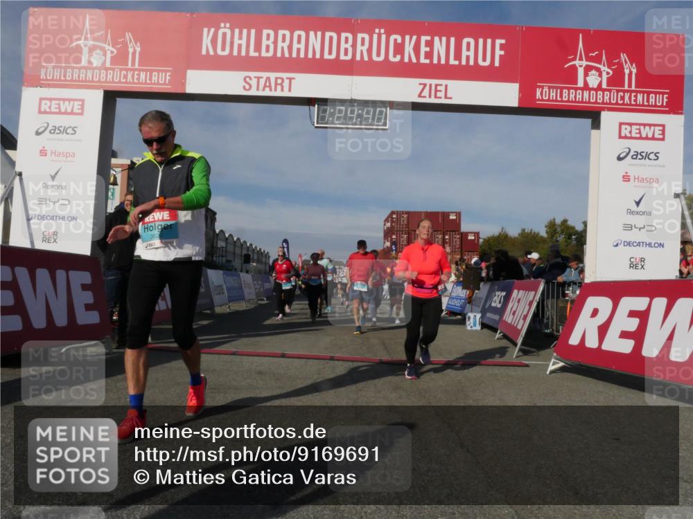 03.10.2025 - Köhlbrandbrückenlauf Matties Gatica Varas http://msf.ph/oto/9169691 03.10.2025 10:24:42 Ziel 1345, 1382, 1433, 1683, 1697, 1987, 2045, 2121, 2169, 2173, 2234, 2373, 2374, 2556, 2680, 2779, 2847, 2848, 3038, 3199, 3240, 3391, 3523, 3561, 3759 meine-sportfotos.de