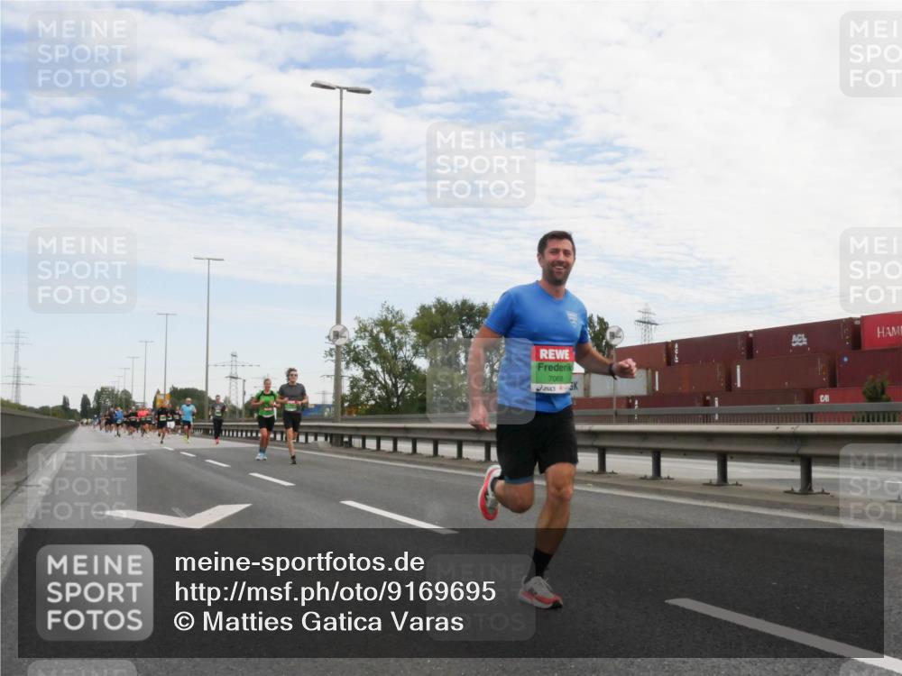 03.10.2025 - Köhlbrandbrückenlauf Matties Gatica Varas http://msf.ph/oto/9169695 03.10.2025 15:13:56 Position 3 7068 meine-sportfotos.de