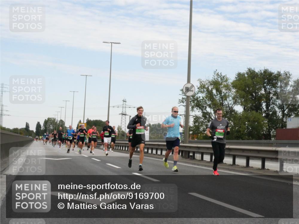 03.10.2025 - Köhlbrandbrückenlauf Matties Gatica Varas http://msf.ph/oto/9169700 03.10.2025 15:14:02 Position 3  meine-sportfotos.de