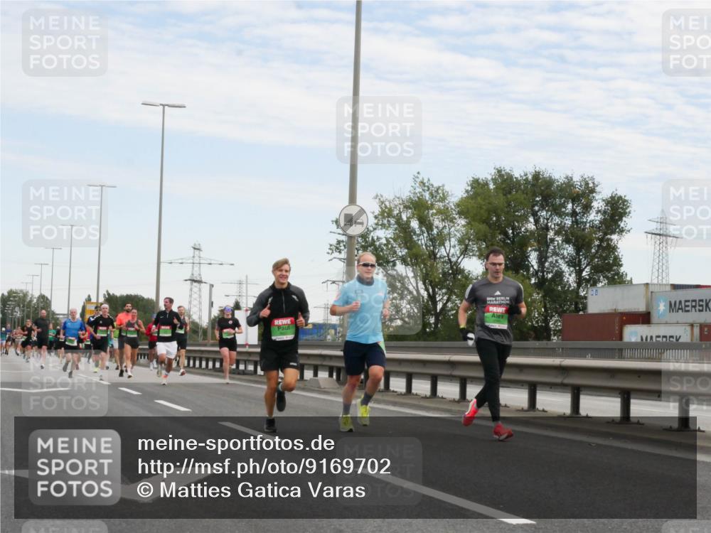 03.10.2025 - Köhlbrandbrückenlauf Matties Gatica Varas http://msf.ph/oto/9169702 03.10.2025 15:14:02 Position 3  meine-sportfotos.de