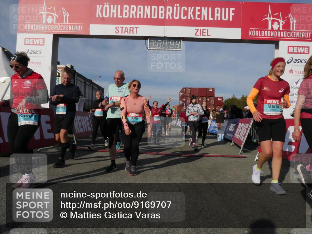 03.10.2025 - Köhlbrandbrückenlauf Matties Gatica Varas http://msf.ph/oto/9169707 03.10.2025 10:24:45 Ziel 1345, 1382, 1697, 1987, 2045, 2121, 2234, 2373, 2374, 2556, 2779, 3038, 3039, 3199, 3240, 3391, 3561, 3759 meine-sportfotos.de