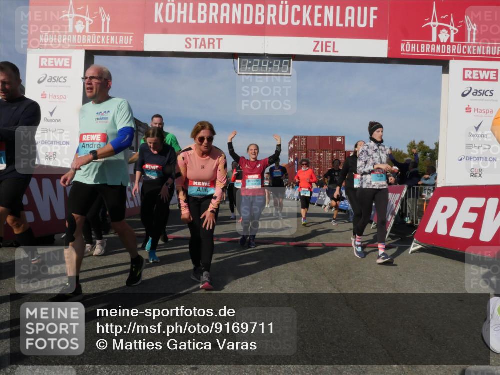 03.10.2025 - Köhlbrandbrückenlauf Matties Gatica Varas http://msf.ph/oto/9169711 03.10.2025 10:24:46 Ziel 1345, 1382, 1697, 1987, 2121, 2234, 2240, 2373, 2374, 2556, 2779, 3038, 3039, 3199, 3240, 3391, 3561 meine-sportfotos.de