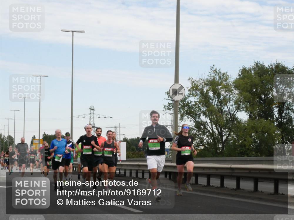 03.10.2025 - Köhlbrandbrückenlauf Matties Gatica Varas http://msf.ph/oto/9169712 03.10.2025 15:14:06 Position 3  meine-sportfotos.de