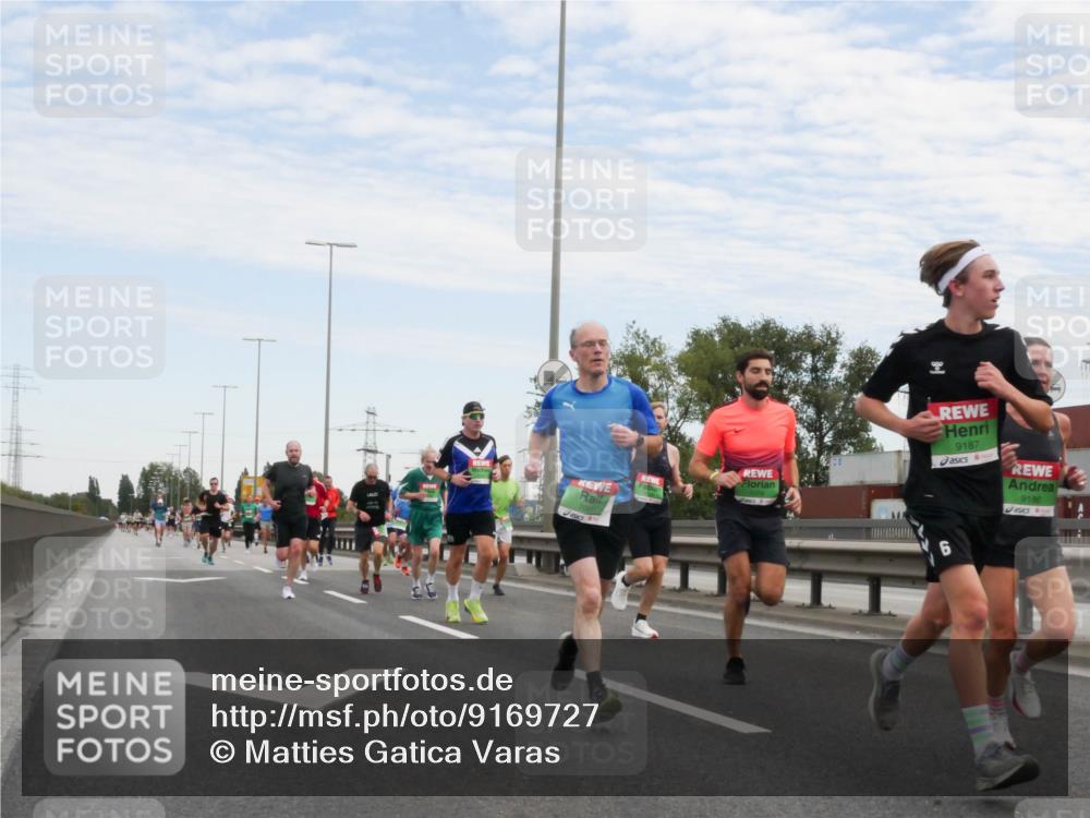 03.10.2025 - Köhlbrandbrückenlauf Matties Gatica Varas http://msf.ph/oto/9169727 03.10.2025 15:14:10 Position 3 9187, 9186 meine-sportfotos.de
