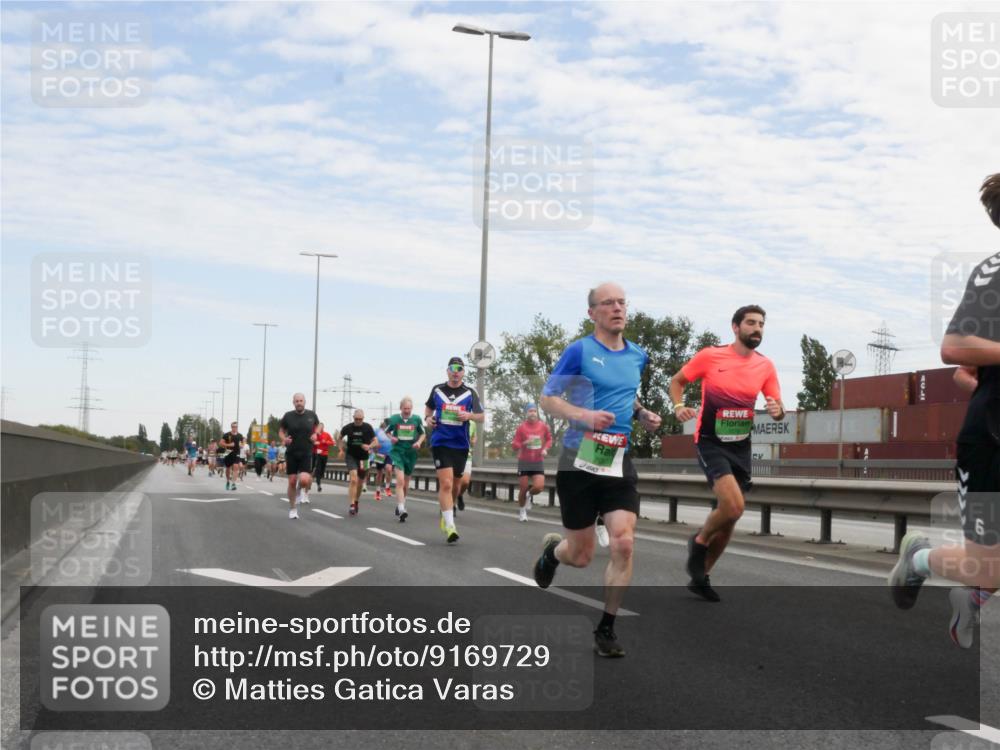 03.10.2025 - Köhlbrandbrückenlauf Matties Gatica Varas http://msf.ph/oto/9169729 03.10.2025 15:14:10 Position 3  meine-sportfotos.de