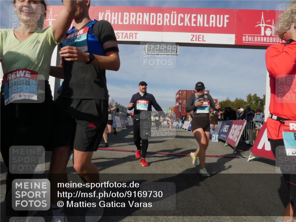 03.10.2025 - Köhlbrandbrückenlauf Matties Gatica Varas http://msf.ph/oto/9169730 03.10.2025 10:24:51 Ziel 2121, 2240, 2556, 2739, 2742, 2779, 3039 meine-sportfotos.de