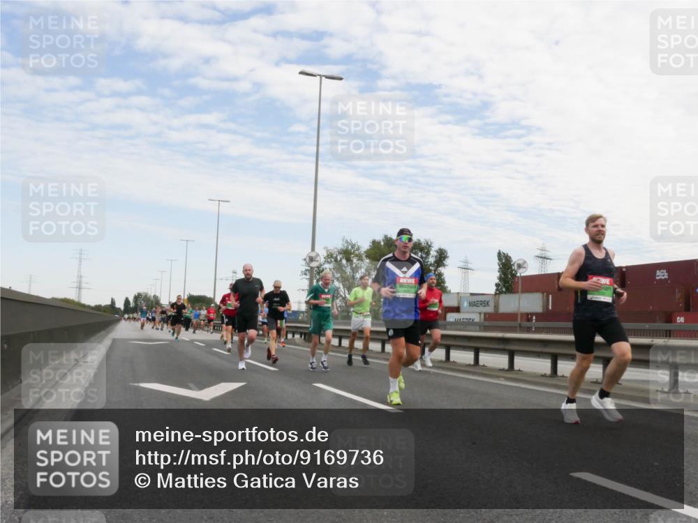 03.10.2025 - Köhlbrandbrückenlauf Matties Gatica Varas http://msf.ph/oto/9169736 03.10.2025 15:14:12 Position 3  meine-sportfotos.de