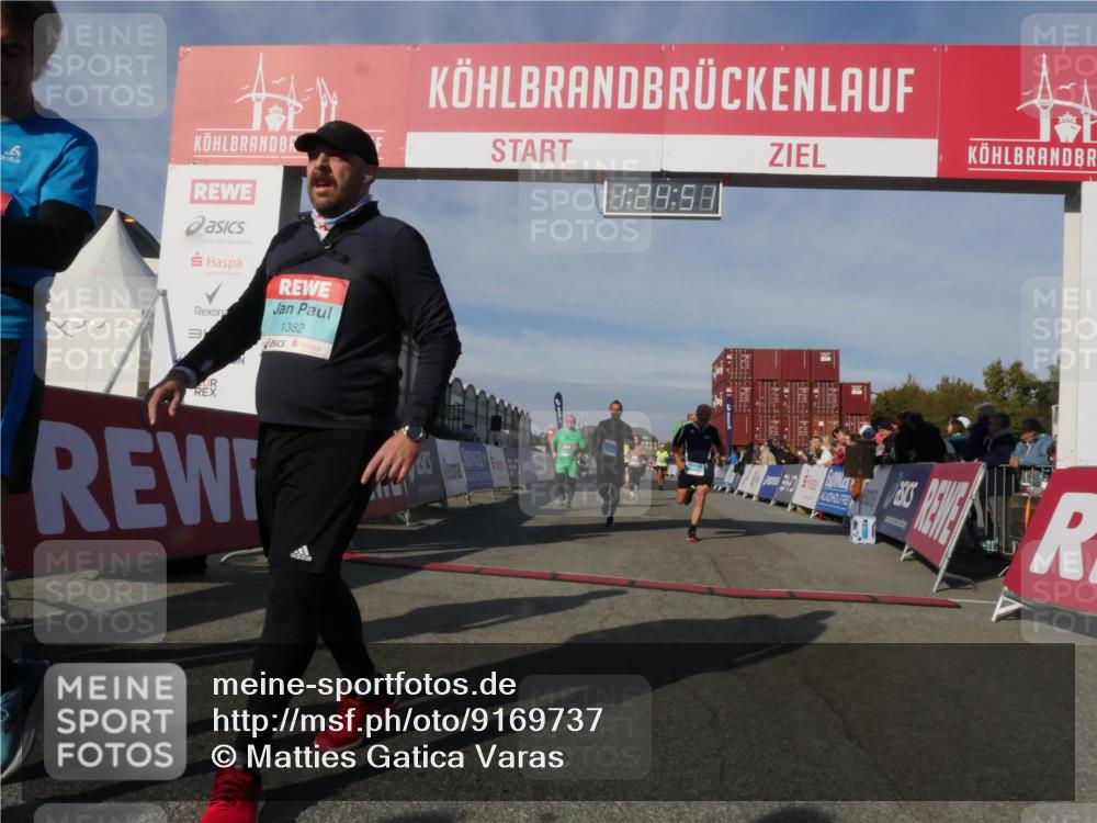 03.10.2025 - Köhlbrandbrückenlauf Matties Gatica Varas http://msf.ph/oto/9169737 03.10.2025 10:24:53 Ziel 1890, 1983, 1990, 2121, 2240, 2739, 2742, 2779, 3039 meine-sportfotos.de