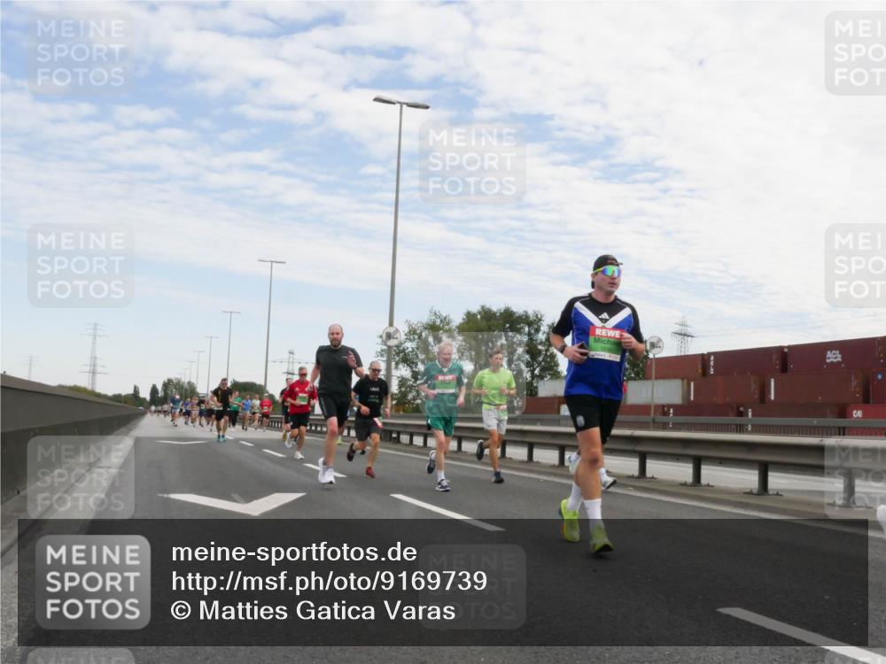 03.10.2025 - Köhlbrandbrückenlauf Matties Gatica Varas http://msf.ph/oto/9169739 03.10.2025 15:14:12 Position 3  meine-sportfotos.de