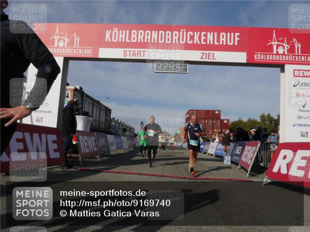 03.10.2025 - Köhlbrandbrückenlauf Matties Gatica Varas http://msf.ph/oto/9169740 03.10.2025 10:24:54 Ziel 1890, 1983, 1990, 2121, 2240, 2739, 2742, 2779, 3039 meine-sportfotos.de